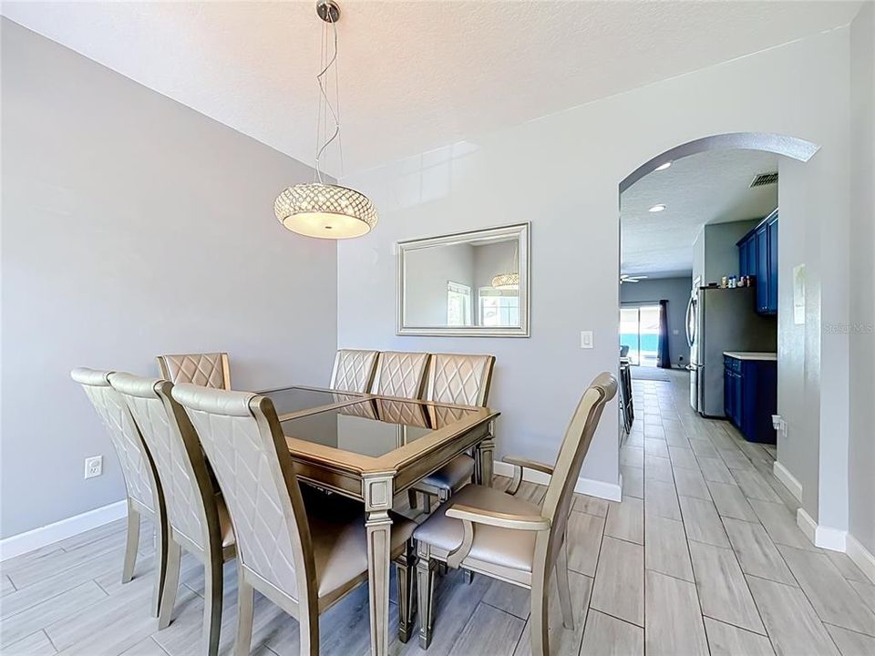 For Sale: $540,000 (4 beds, 2 baths, 2000 Square Feet)