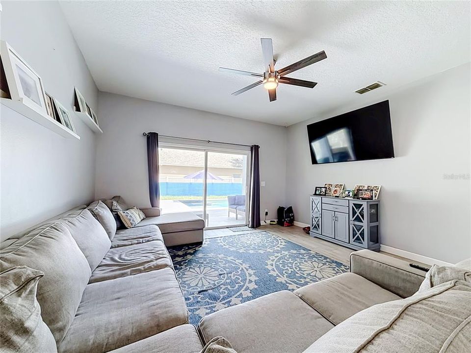 For Sale: $540,000 (4 beds, 2 baths, 2000 Square Feet)