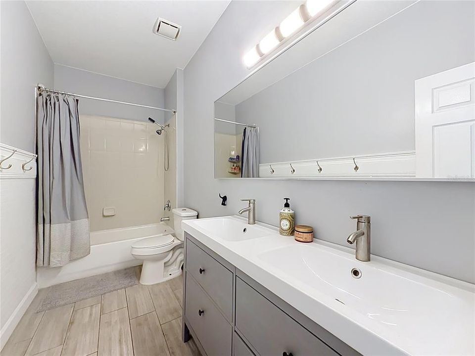 For Sale: $540,000 (4 beds, 2 baths, 2000 Square Feet)