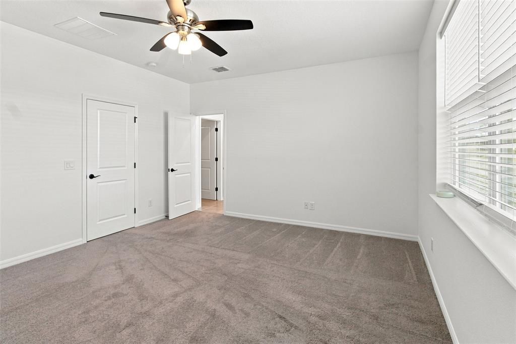 For Sale: $480,000 (4 beds, 3 baths, 2500 Square Feet)