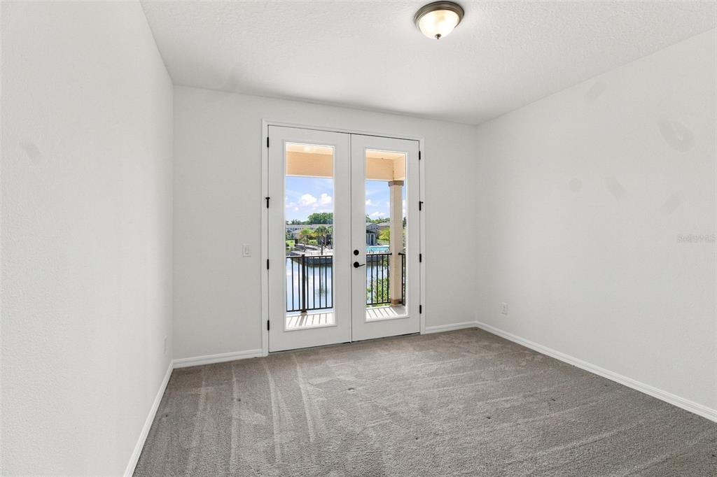 For Sale: $480,000 (4 beds, 3 baths, 2500 Square Feet)