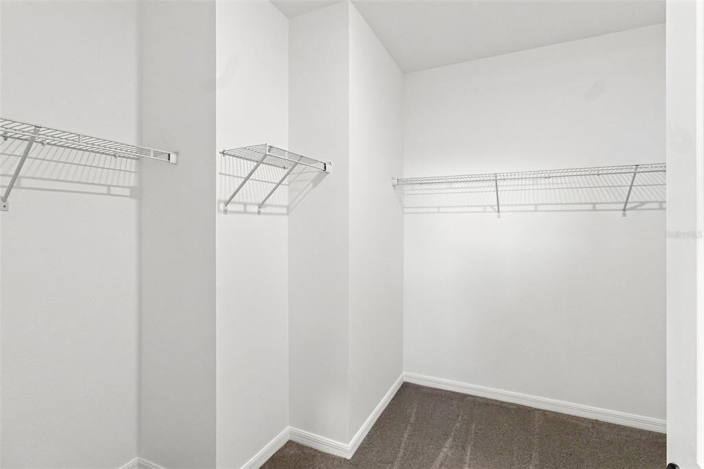For Sale: $480,000 (4 beds, 3 baths, 2500 Square Feet)