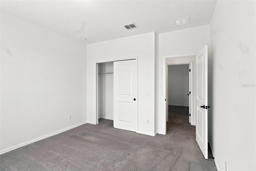 For Sale: $480,000 (4 beds, 3 baths, 2500 Square Feet)