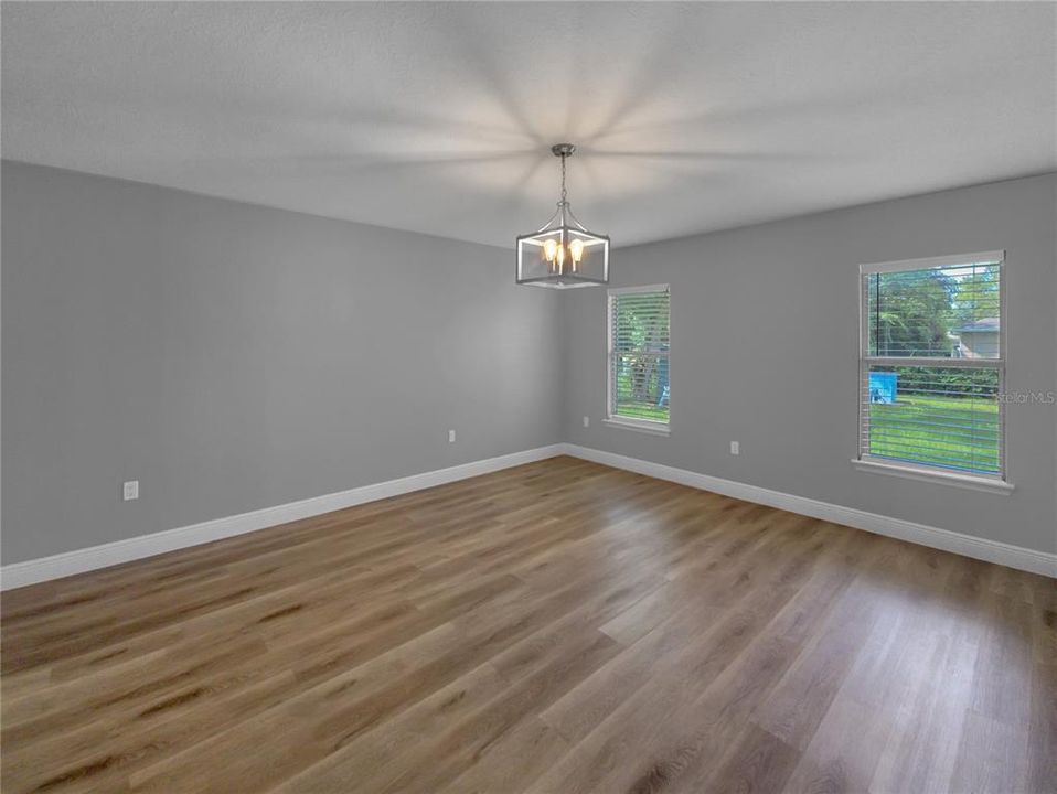 For Rent: $1,850 (3 beds, 2 baths, 1594 Square Feet)