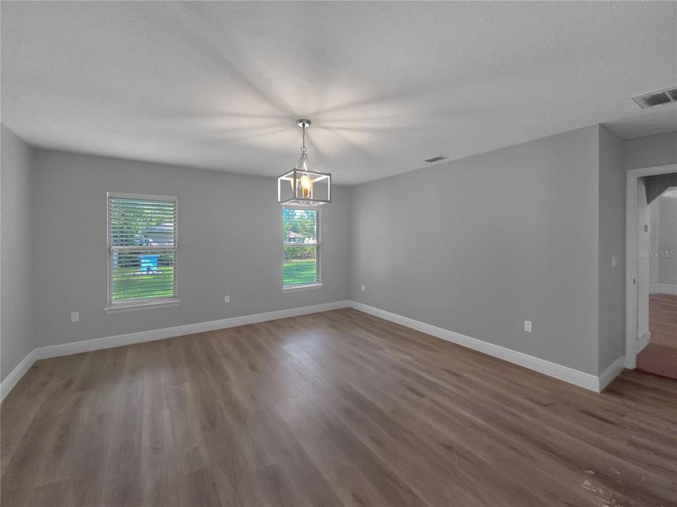 For Rent: $1,850 (3 beds, 2 baths, 1594 Square Feet)