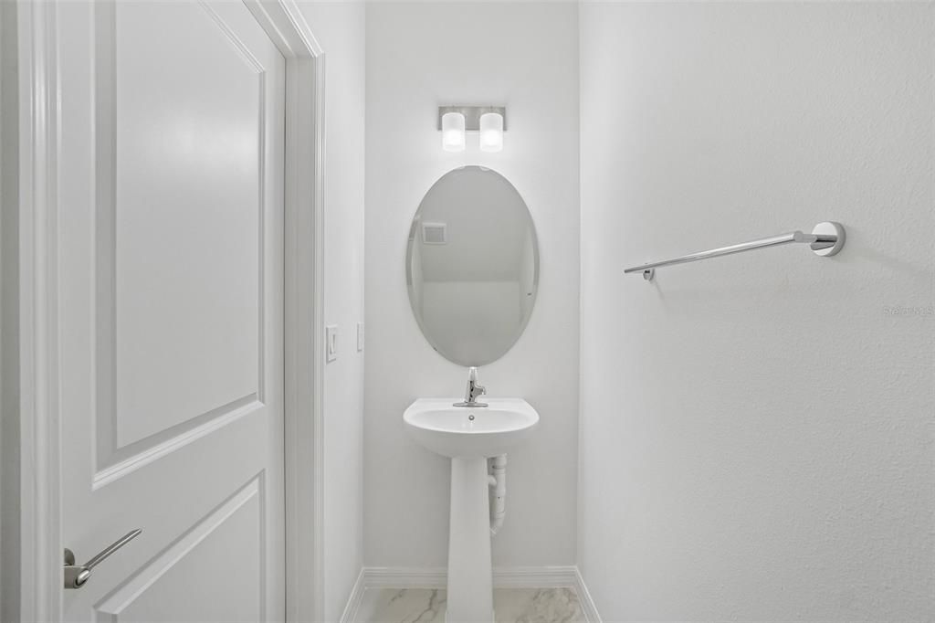 Activo con contrato: $372,955 (3 camas, 2 baños, 1702 Pies cuadrados)