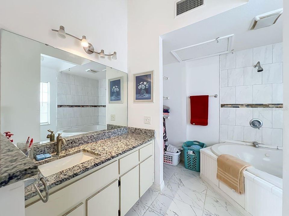 En Venta: $315,000 (3 camas, 2 baños, 1246 Pies cuadrados)