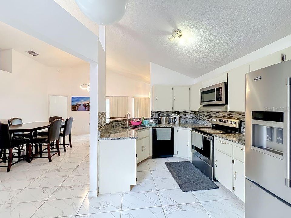 En Venta: $315,000 (3 camas, 2 baños, 1246 Pies cuadrados)
