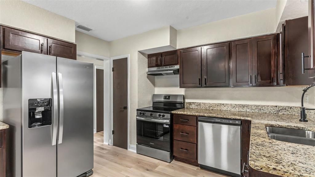 En Venta: $289,900 (3 camas, 2 baños, 1659 Pies cuadrados)