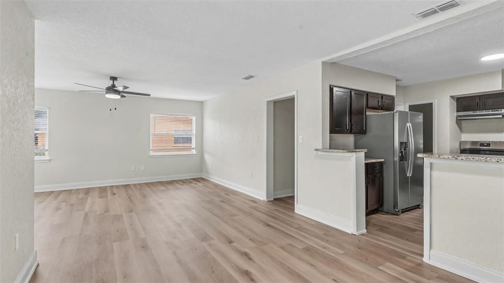 En Venta: $289,900 (3 camas, 2 baños, 1659 Pies cuadrados)