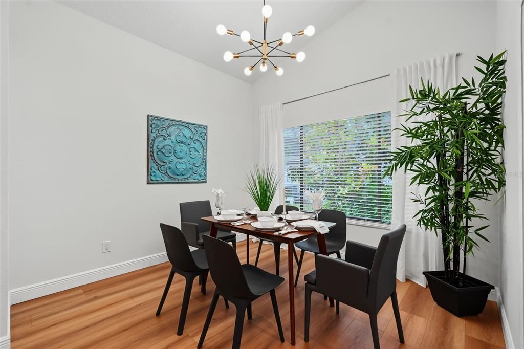 En Venta: $489,000 (3 camas, 2 baños, 1364 Pies cuadrados)