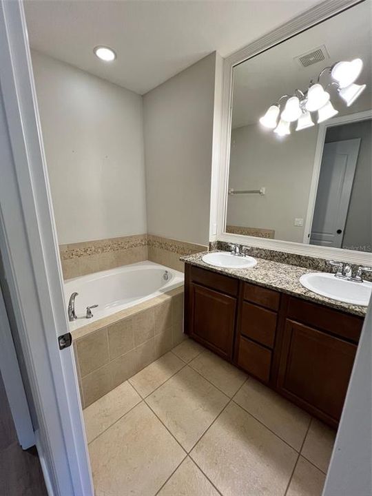 For Rent: $2,550 (3 beds, 2 baths, 1753 Square Feet)