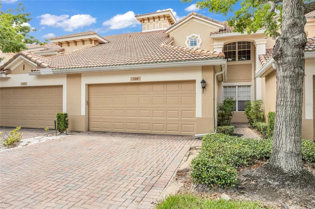 For Sale: $334,900 (3 beds, 2 baths, 2010 Square Feet)