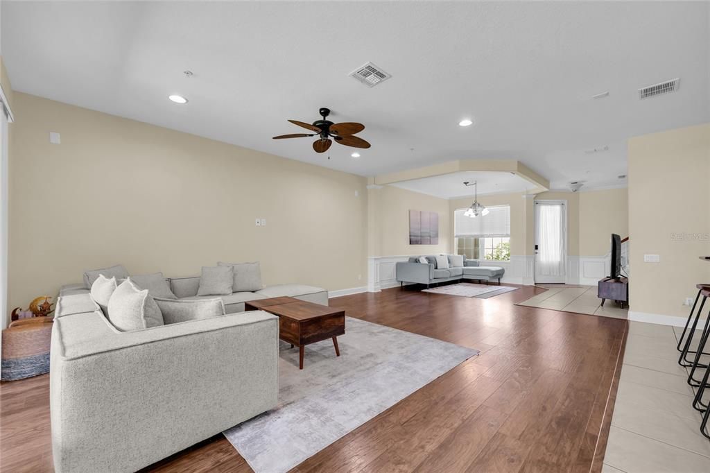 For Sale: $334,900 (3 beds, 2 baths, 2010 Square Feet)