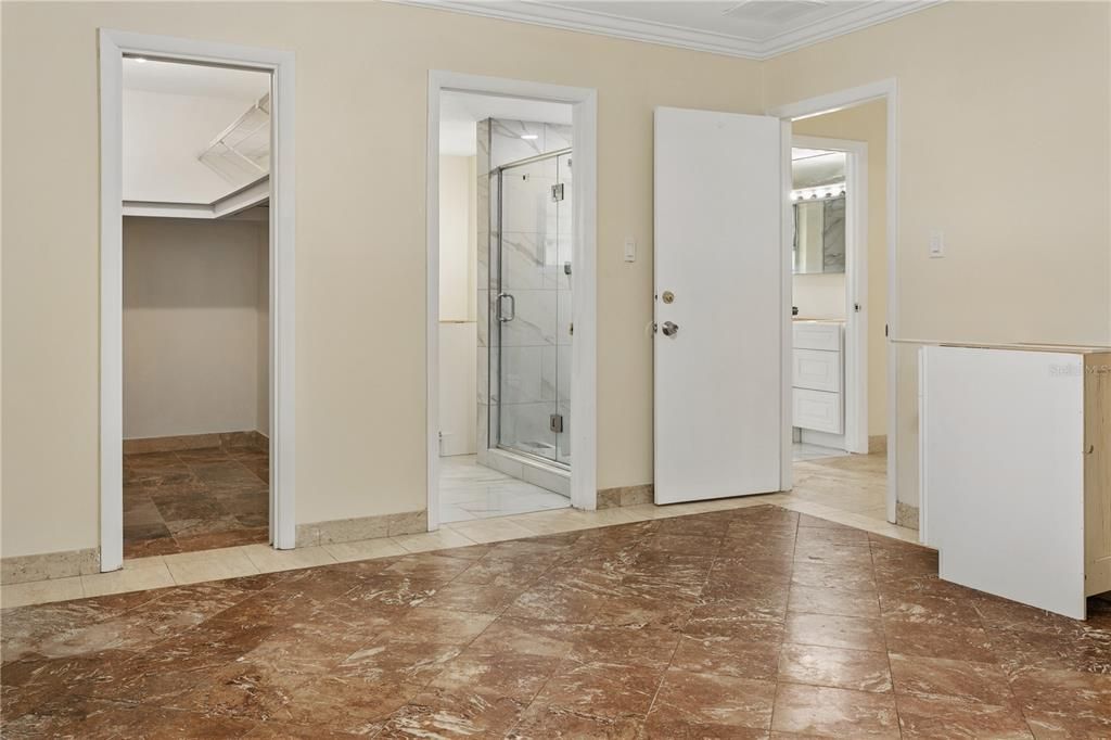 For Rent: $5,000 (5 beds, 3 baths, 2746 Square Feet)