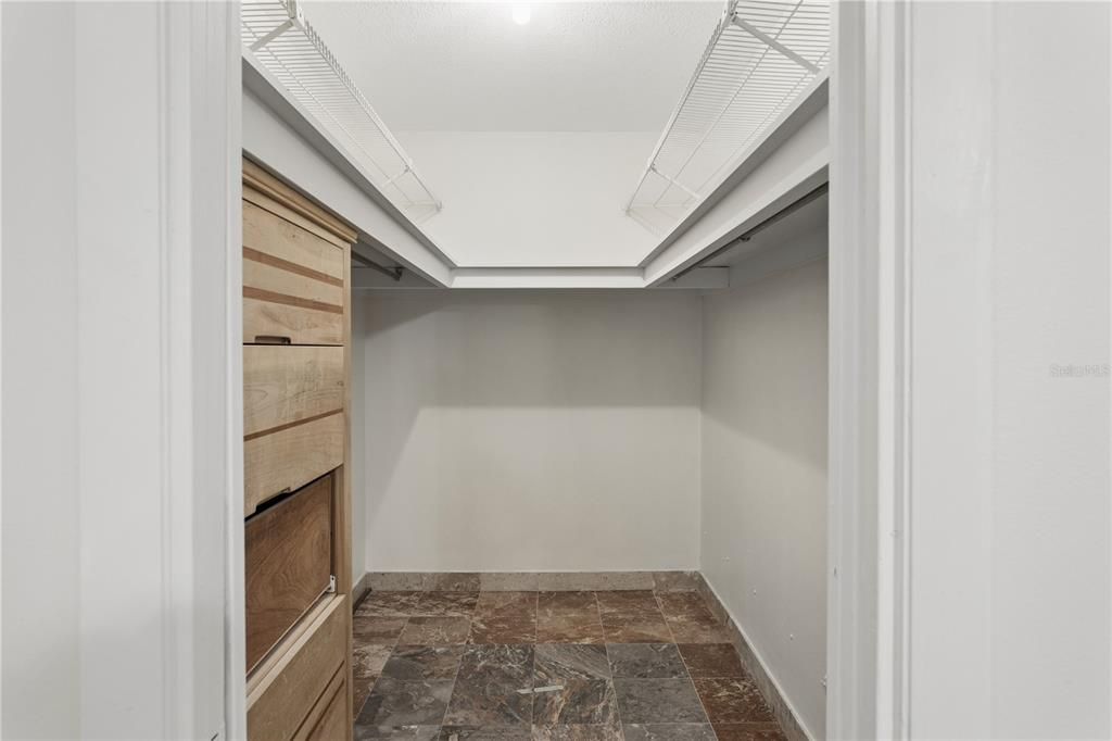 For Rent: $5,000 (5 beds, 3 baths, 2746 Square Feet)