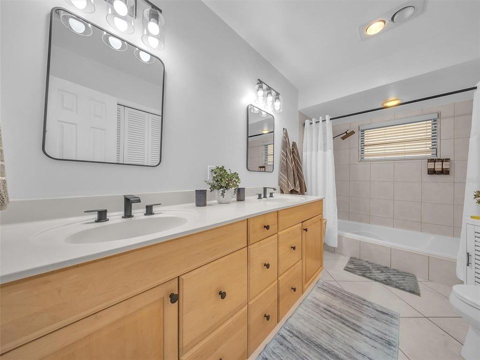 For Sale: $1,050,000 (4 beds, 3 baths, 2934 Square Feet)