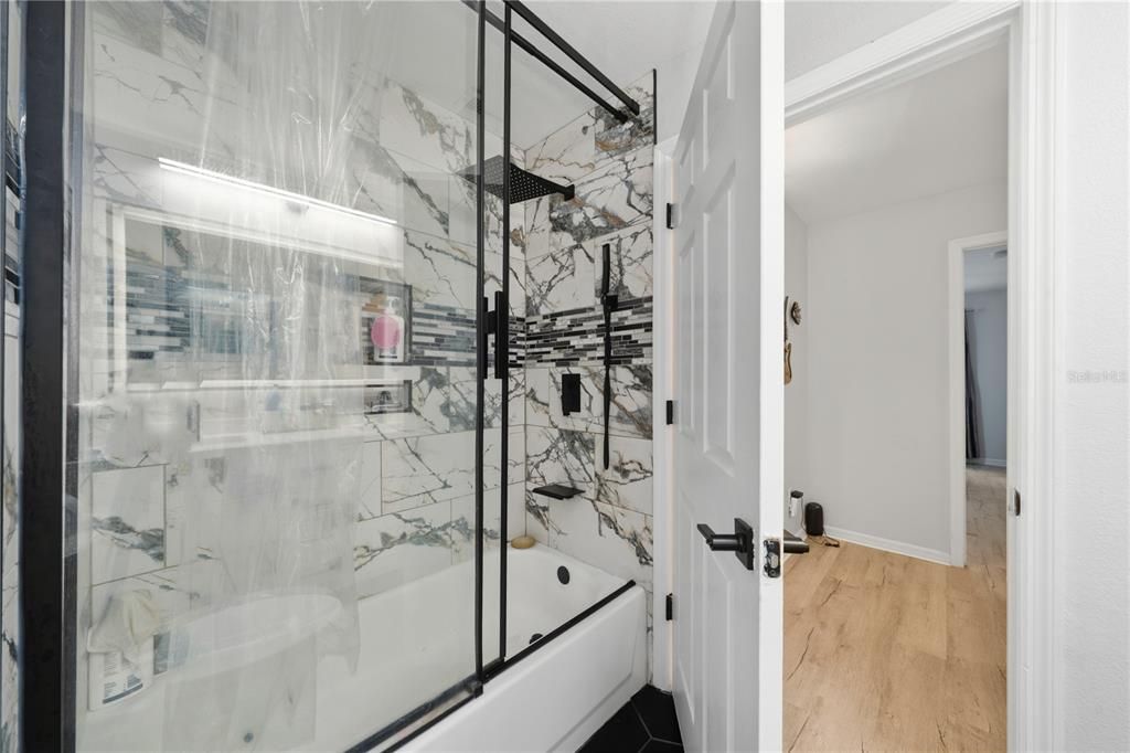 For Sale: $255,000 (2 beds, 2 baths, 1181 Square Feet)