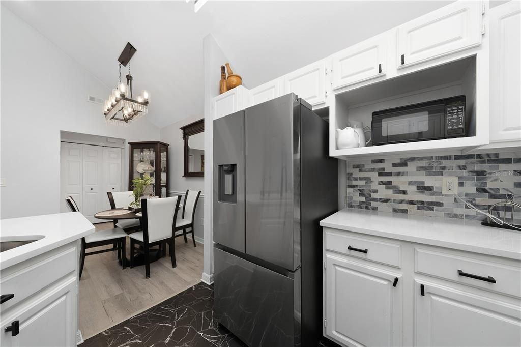 For Sale: $255,000 (2 beds, 2 baths, 1181 Square Feet)