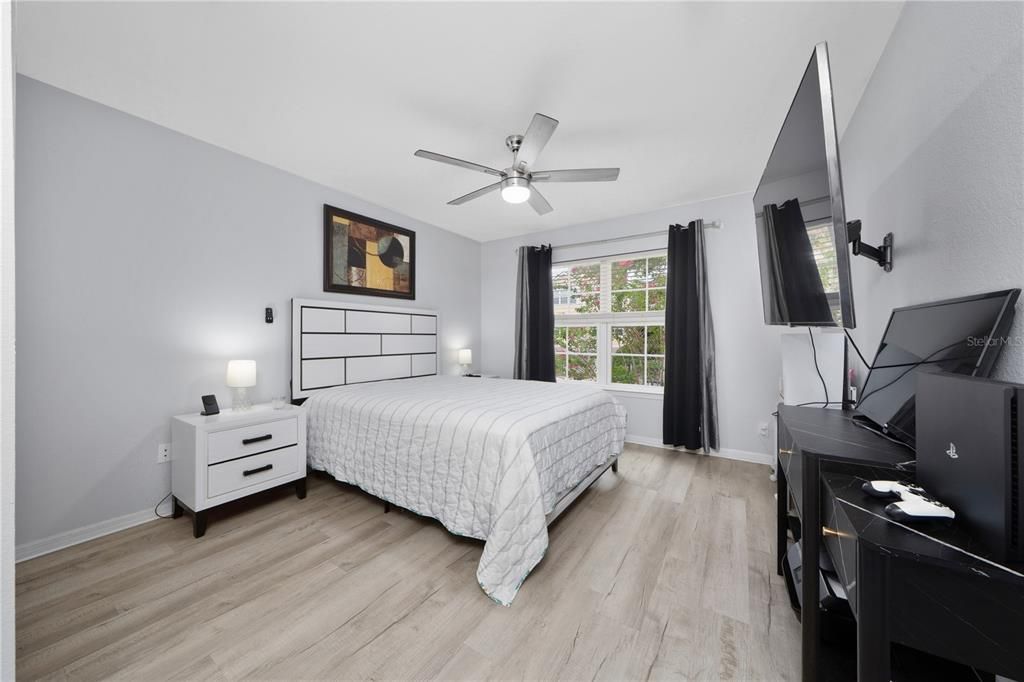 For Sale: $255,000 (2 beds, 2 baths, 1181 Square Feet)