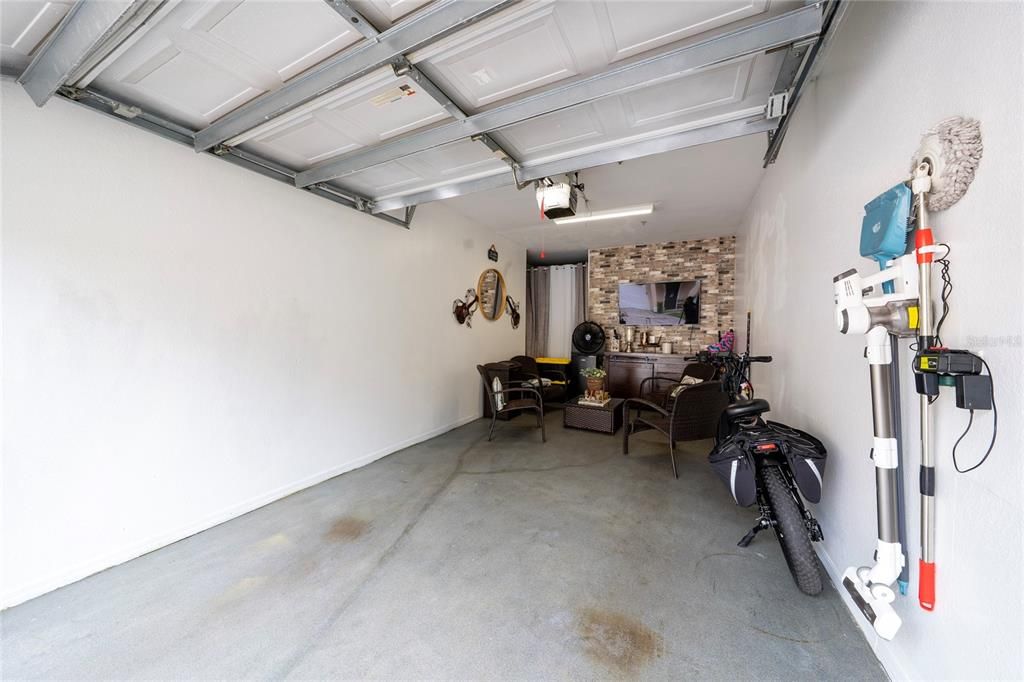 For Sale: $255,000 (2 beds, 2 baths, 1181 Square Feet)
