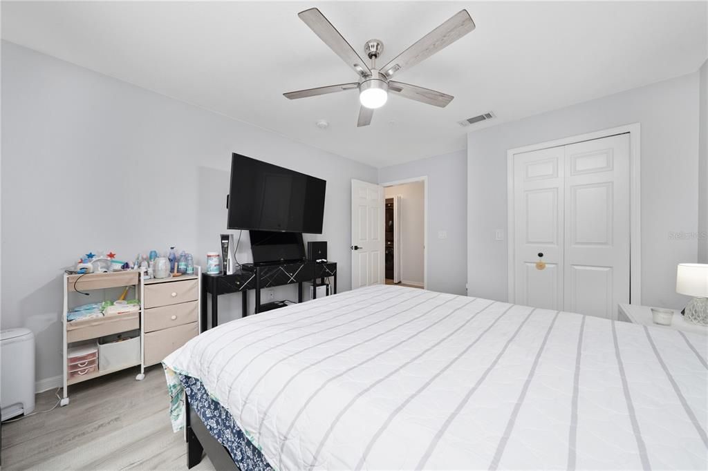 For Sale: $255,000 (2 beds, 2 baths, 1181 Square Feet)