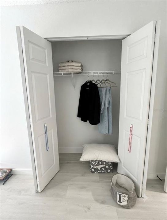 For Rent: $1,300 (2 beds, 2 baths, 3417 Square Feet)