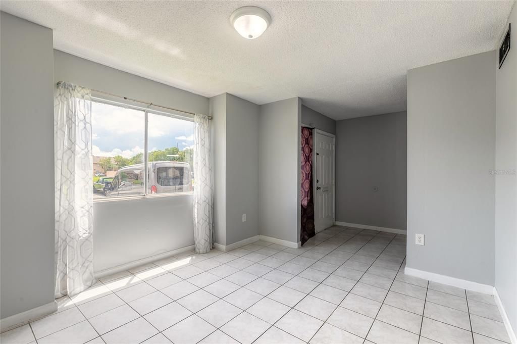 For Sale: $185,000 (3 beds, 2 baths, 1405 Square Feet)