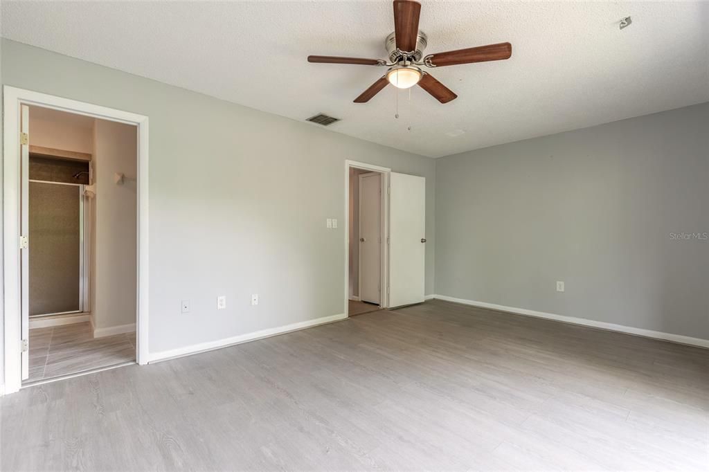 For Sale: $185,000 (3 beds, 2 baths, 1405 Square Feet)