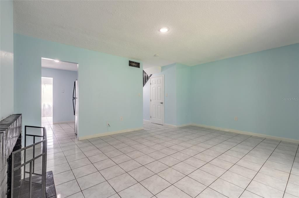 For Sale: $185,000 (3 beds, 2 baths, 1405 Square Feet)