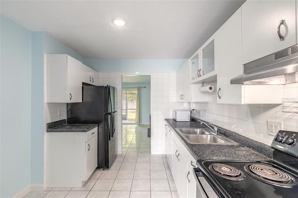 For Sale: $185,000 (3 beds, 2 baths, 1405 Square Feet)
