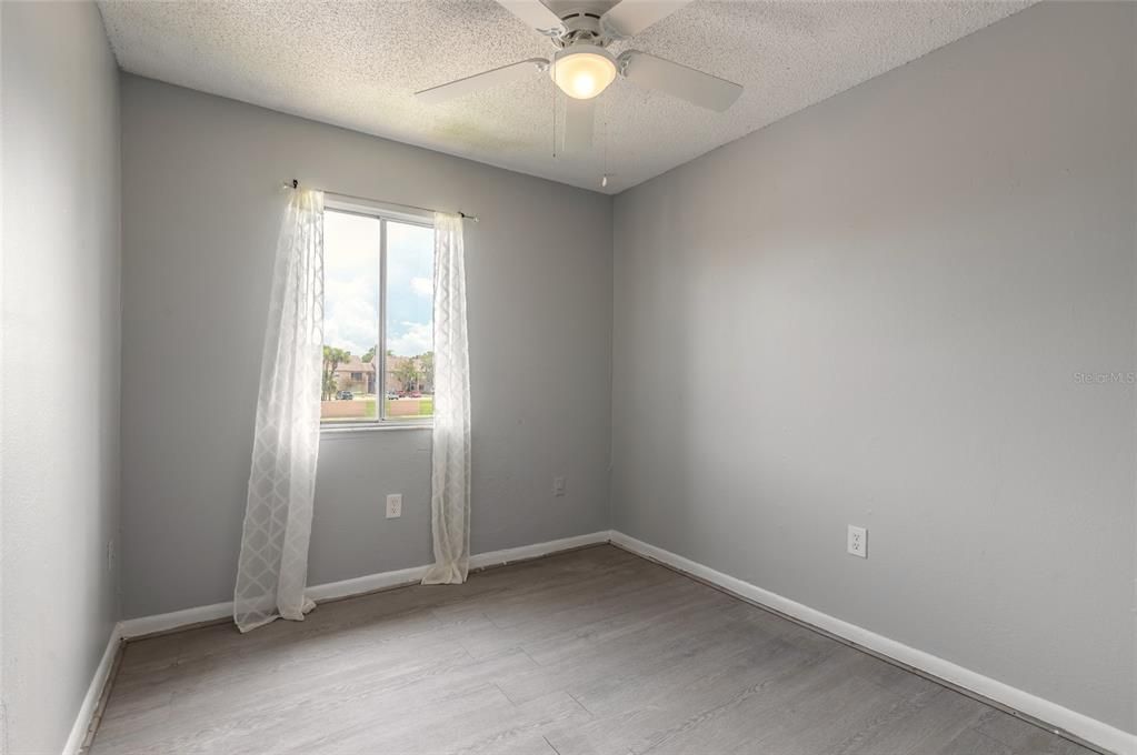 For Sale: $185,000 (3 beds, 2 baths, 1405 Square Feet)