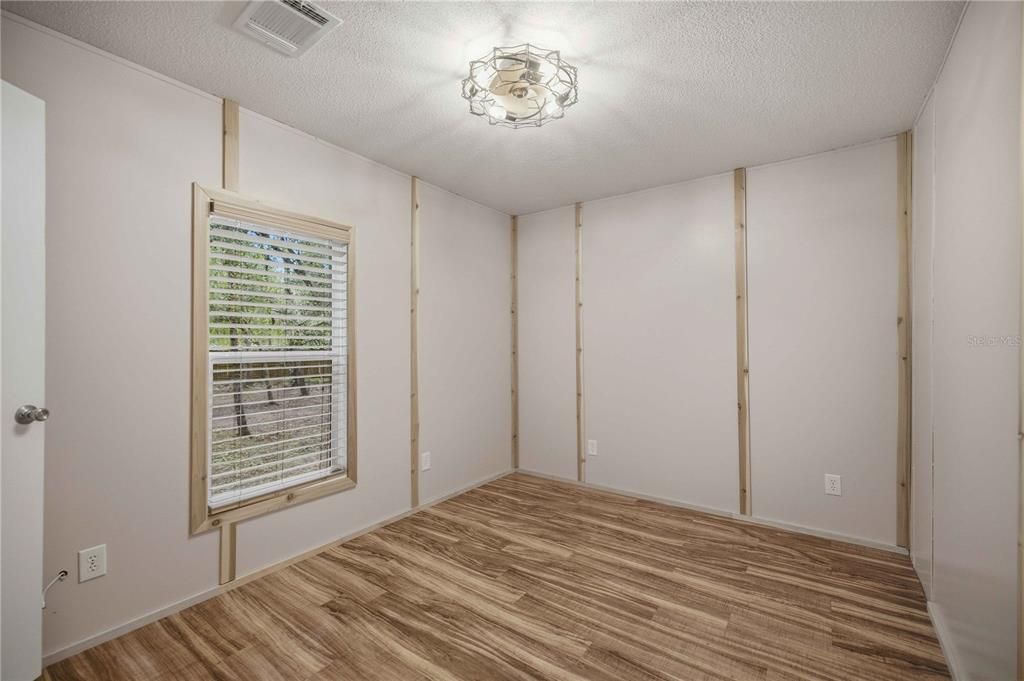 Activo con contrato: $184,900 (2 camas, 2 baños, 896 Pies cuadrados)