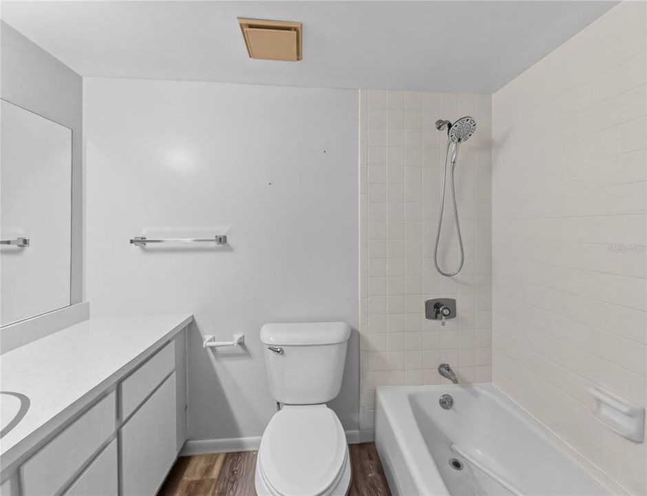 For Rent: $1,300 (2 beds, 2 baths, 1072 Square Feet)