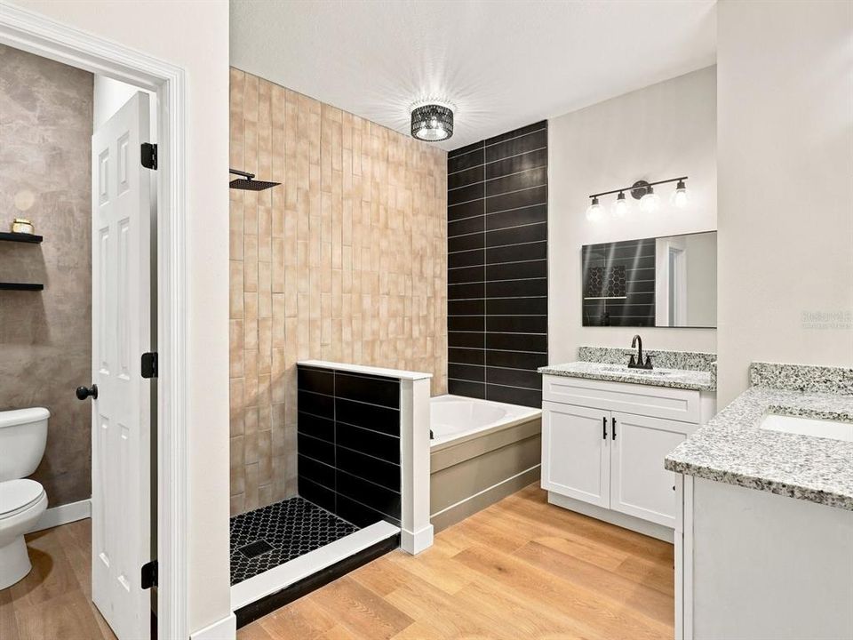 For Sale: $425,000 (4 beds, 2 baths, 1952 Square Feet)