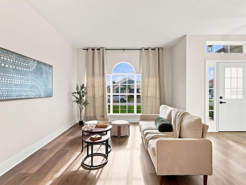 For Sale: $425,000 (4 beds, 2 baths, 1952 Square Feet)