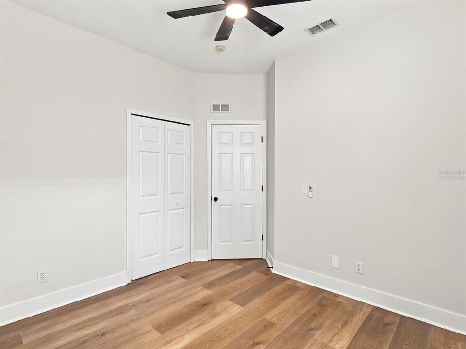 For Sale: $425,000 (4 beds, 2 baths, 1952 Square Feet)