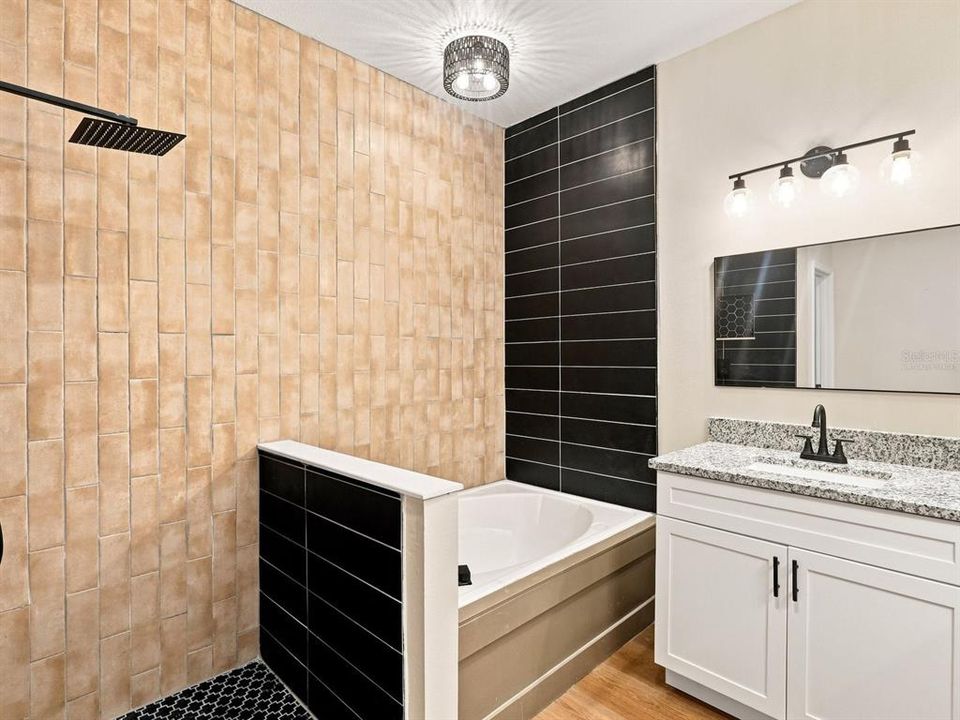 For Sale: $425,000 (4 beds, 2 baths, 1952 Square Feet)