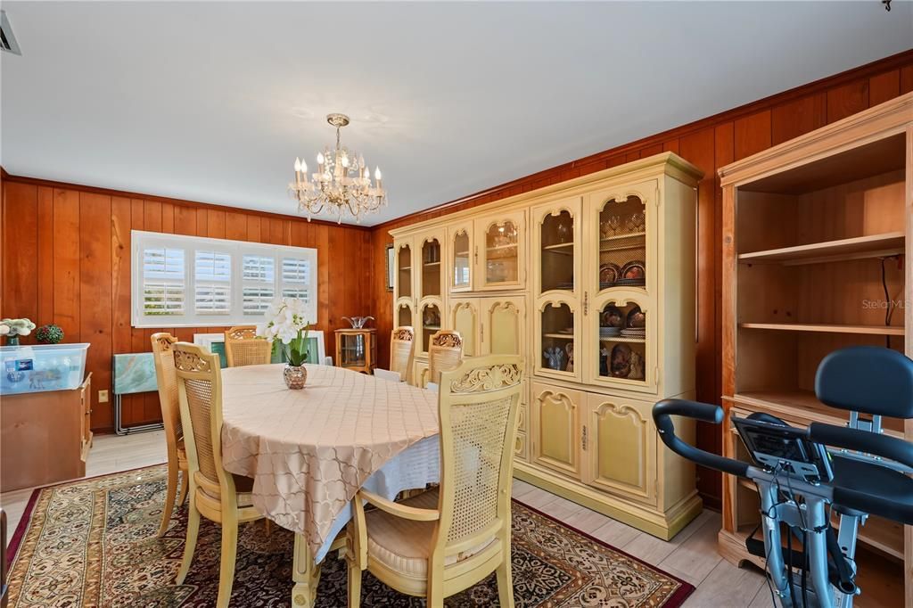На продажу: $449,900 (4 спален, 2 ванн, 2245 Квадратных фут)