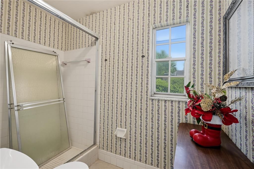 На продажу: $449,900 (4 спален, 2 ванн, 2245 Квадратных фут)
