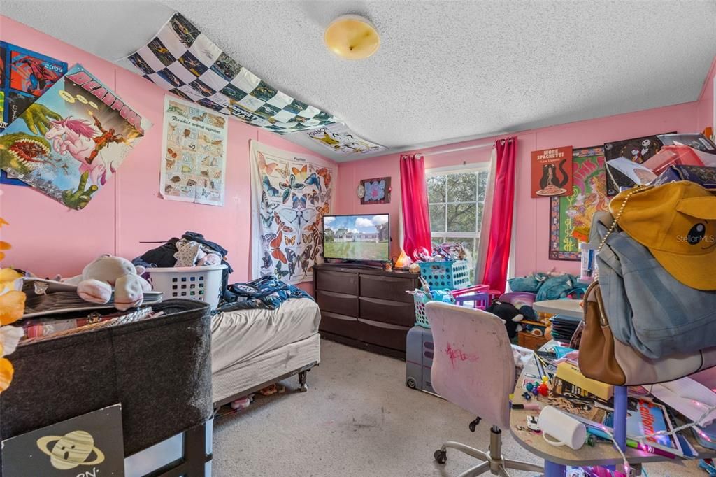 En Venta: $295,000 (4 camas, 2 baños, 2310 Pies cuadrados)