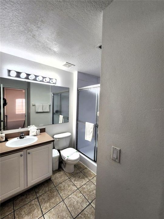 En Venta: $279,900 (4 camas, 3 baños, 1645 Pies cuadrados)