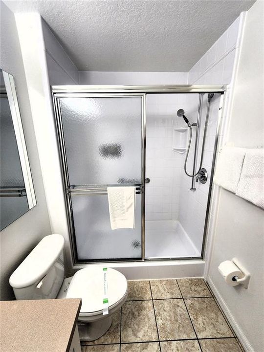 En Venta: $279,900 (4 camas, 3 baños, 1645 Pies cuadrados)