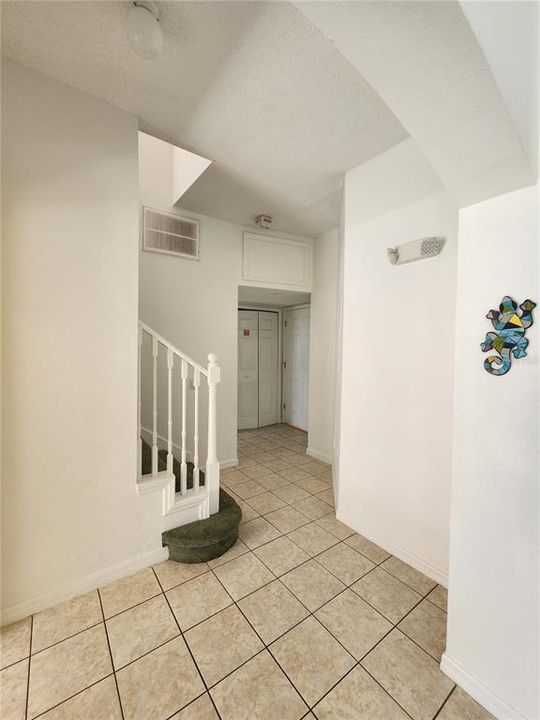 En Venta: $279,900 (4 camas, 3 baños, 1645 Pies cuadrados)