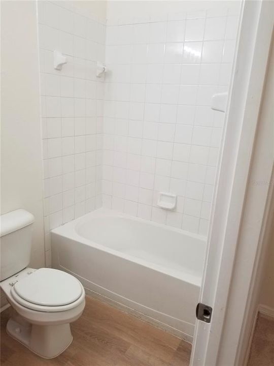 На продажу: $185,000 (3 спален, 2 ванн, 1708 Квадратных фут)