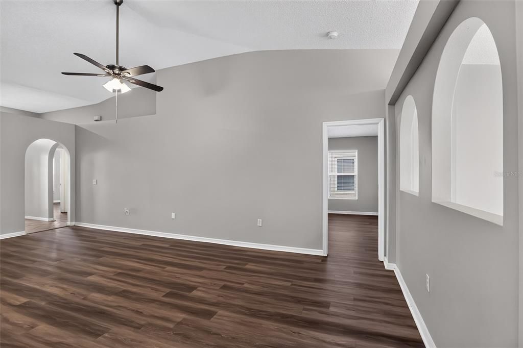 For Sale: $374,900 (3 beds, 2 baths, 1874 Square Feet)