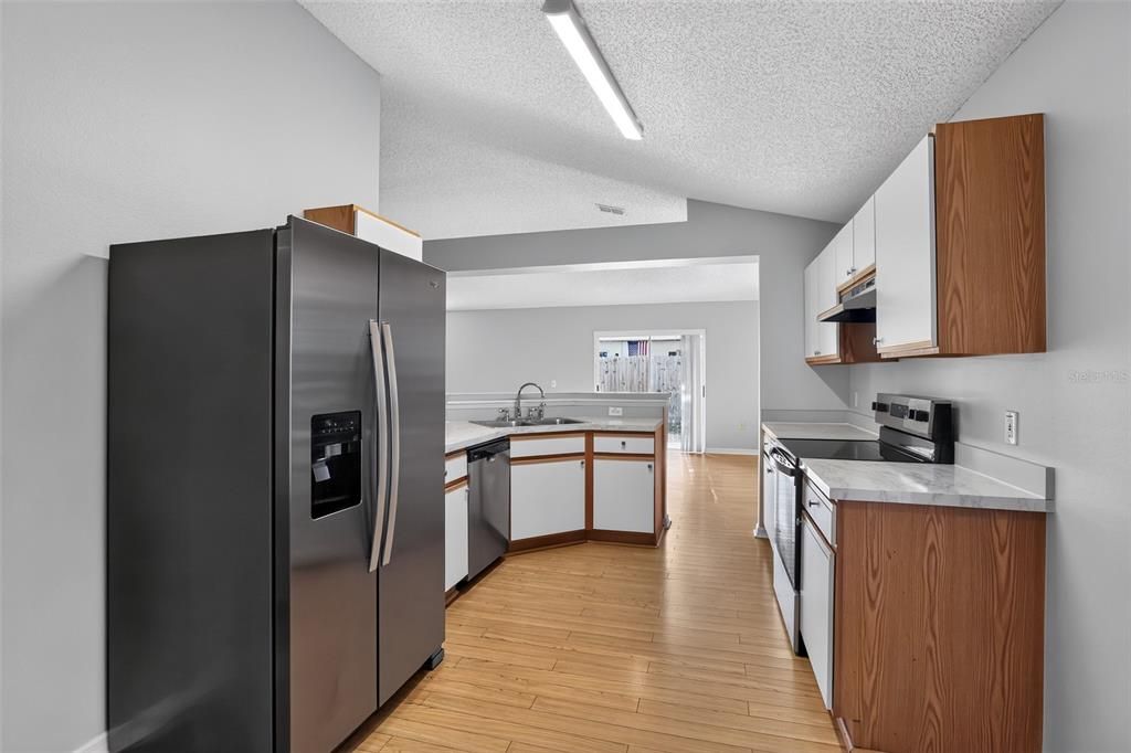 For Sale: $374,900 (3 beds, 2 baths, 1874 Square Feet)