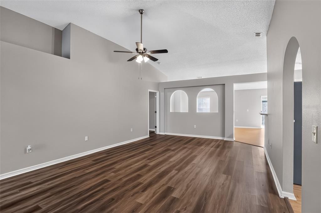 For Sale: $374,900 (3 beds, 2 baths, 1874 Square Feet)