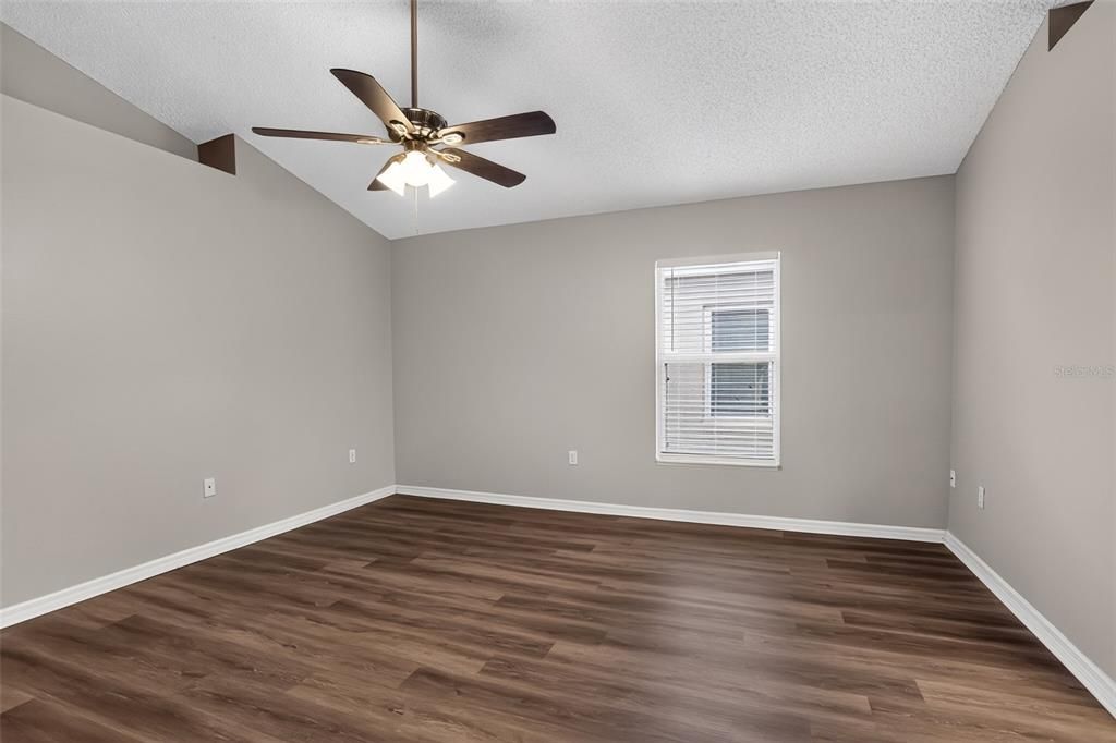 For Sale: $374,900 (3 beds, 2 baths, 1874 Square Feet)
