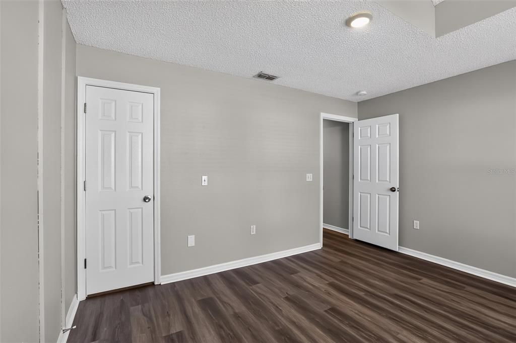For Sale: $374,900 (3 beds, 2 baths, 1874 Square Feet)